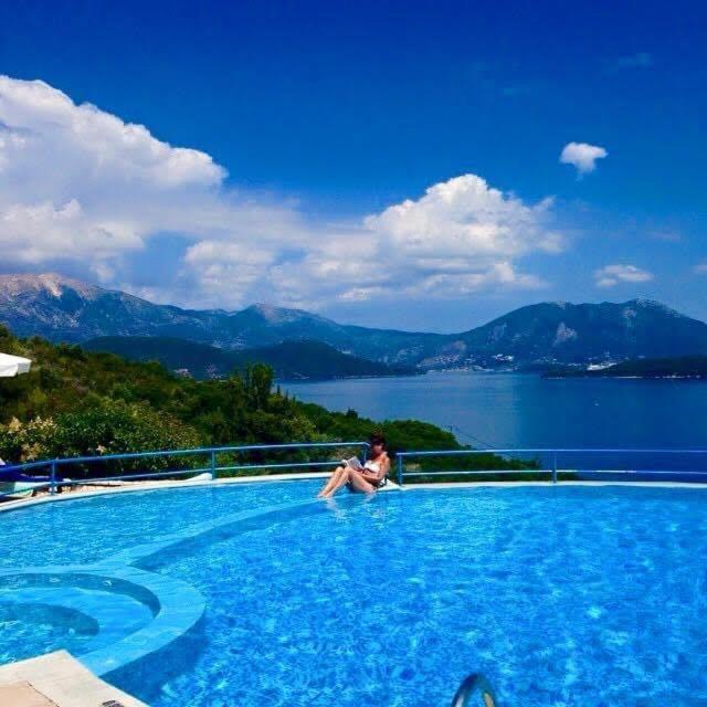 Esperides Resort Hotel Meganisi Bagian luar foto